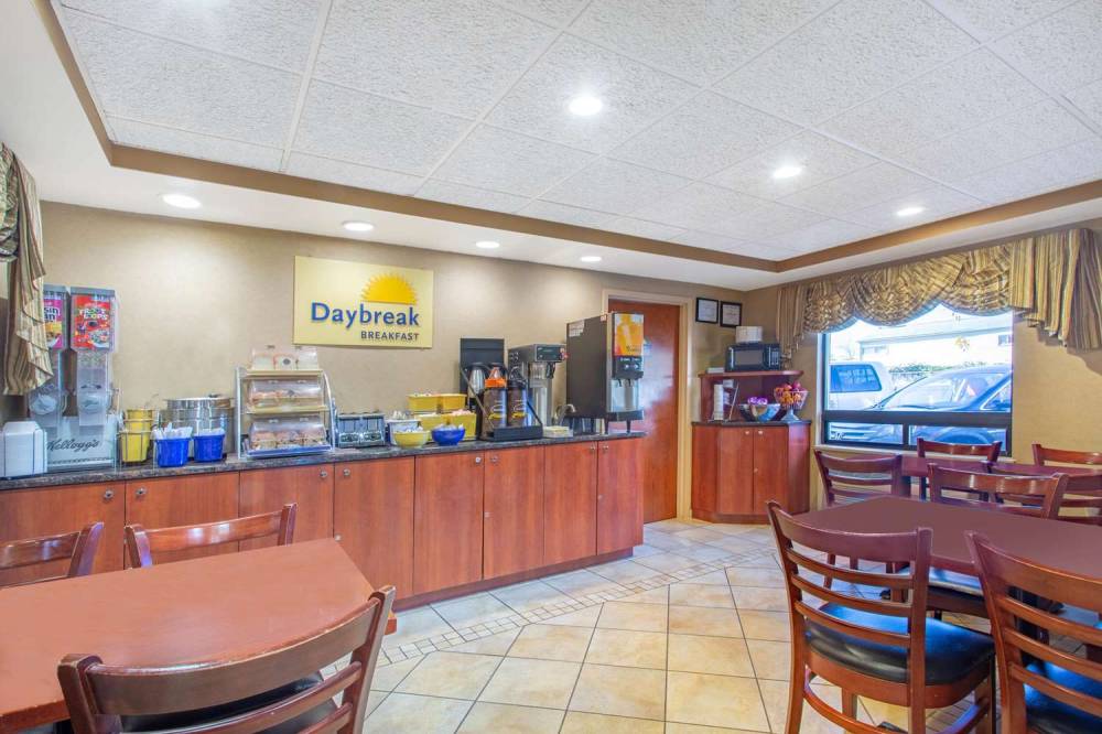 Days Inn By Wyndham Iselin / Woodbridge 1