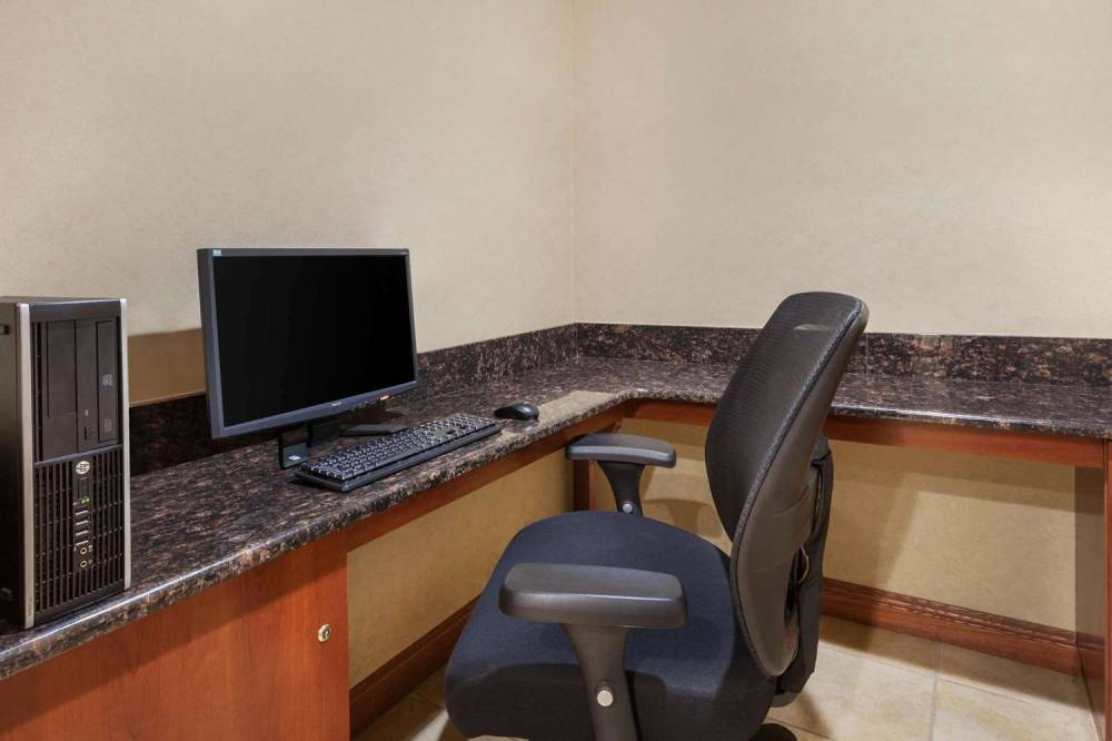 Days Inn By Wyndham Iselin / Woodbridge 4
