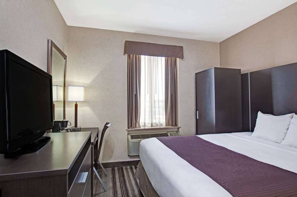 Days Inn By Wyndham Jamaica / JFK Airport 3