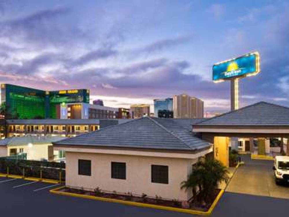 DAYS INN BY WYNDHAM LAS VEGAS AIRPO 1
