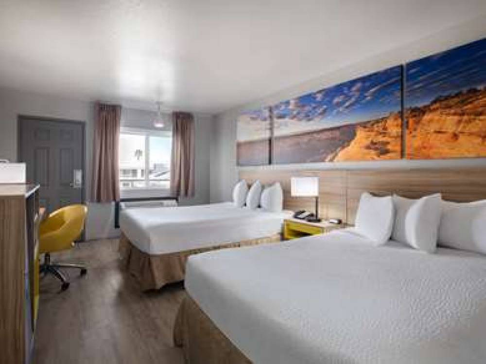 DAYS INN BY WYNDHAM LAS VEGAS AIRPO 4