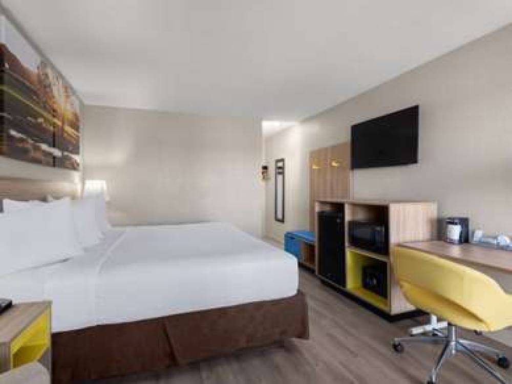 DAYS INN BY WYNDHAM LAS VEGAS AIRPO 9