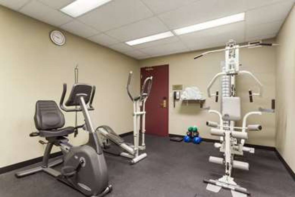 DAYS INN BY WYNDHAM LEAMINGTON 8