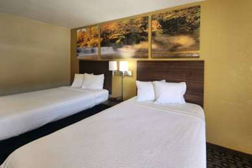 DAYS INN BY WYNDHAM LEESVILLE 8