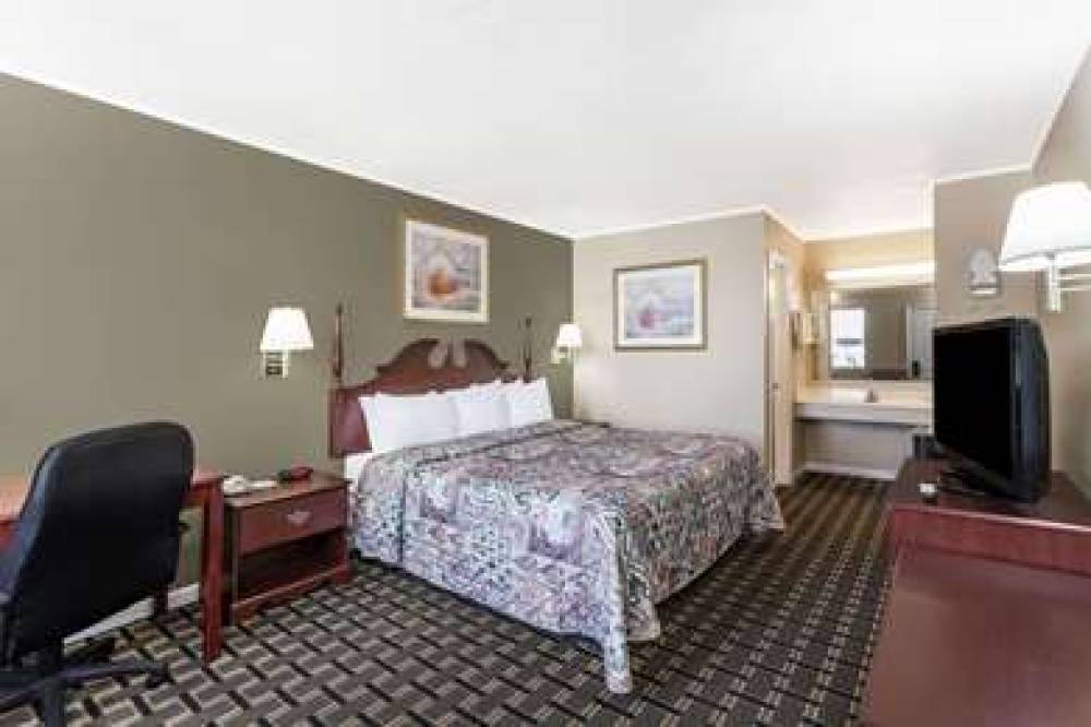 Days Inn By Wyndham Lenoir City 4