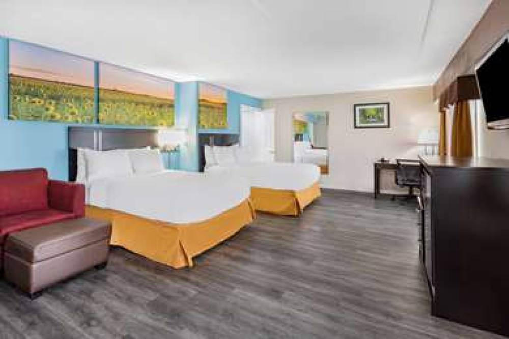 Days Inn By Wyndham Livonia - Detroit 8