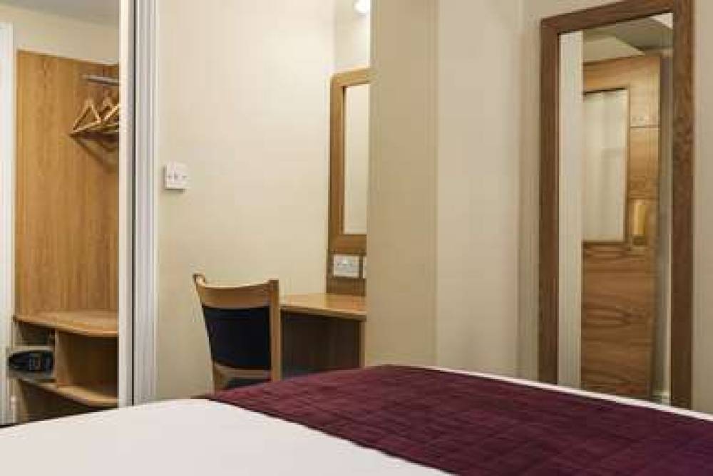 DAYS INN BY WYNDHAM LONDON HYDE PAR 6