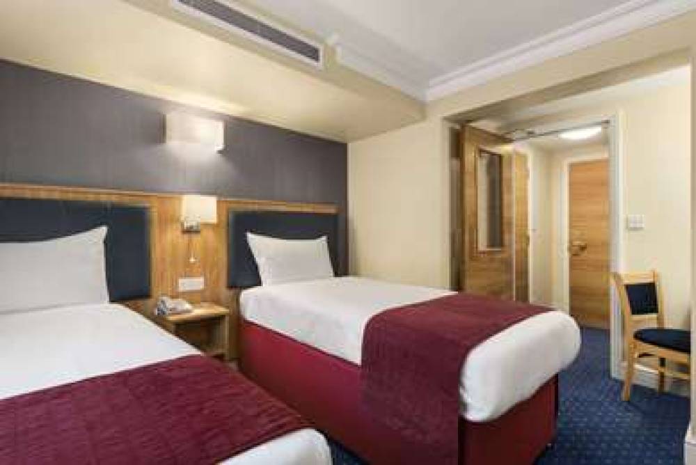 DAYS INN BY WYNDHAM LONDON HYDE PAR 7