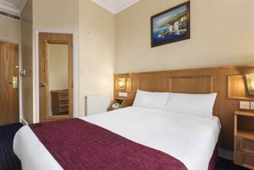 DAYS INN BY WYNDHAM LONDON HYDE PAR 4