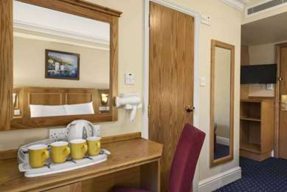 DAYS INN BY WYNDHAM LONDON HYDE PAR 10