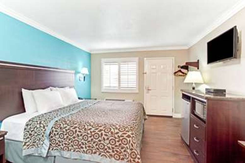 Days Inn By Wyndham Long Beach City Center 10