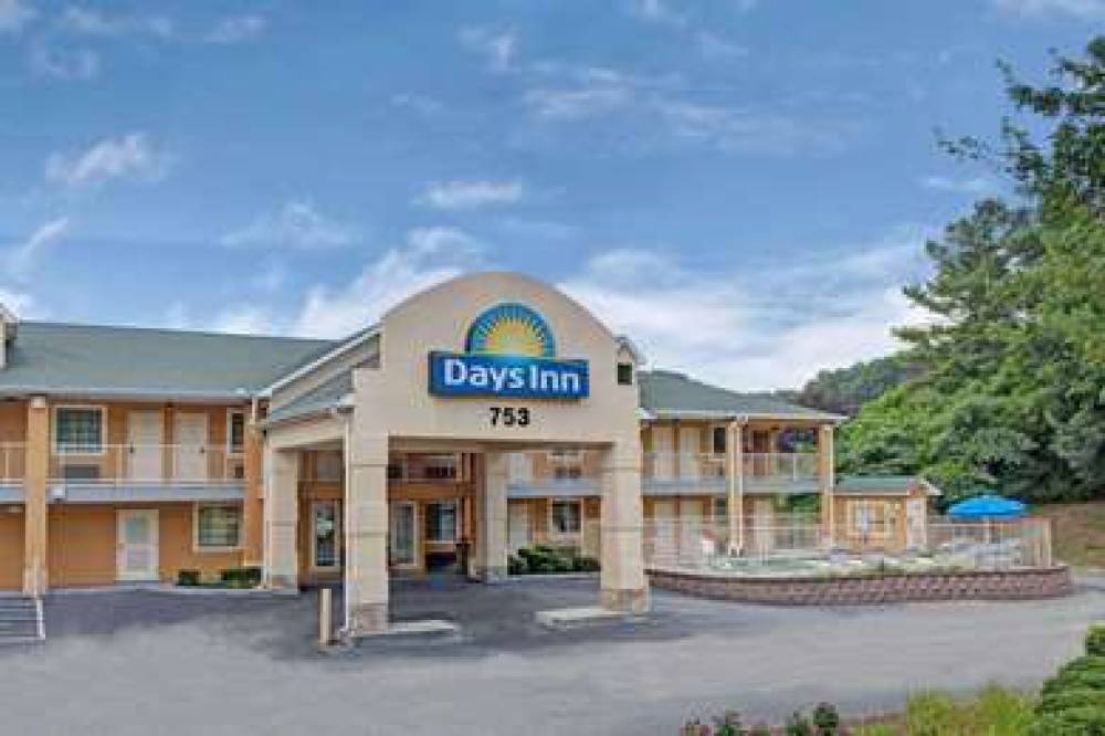 Days Inn By Wyndham Marietta White Water