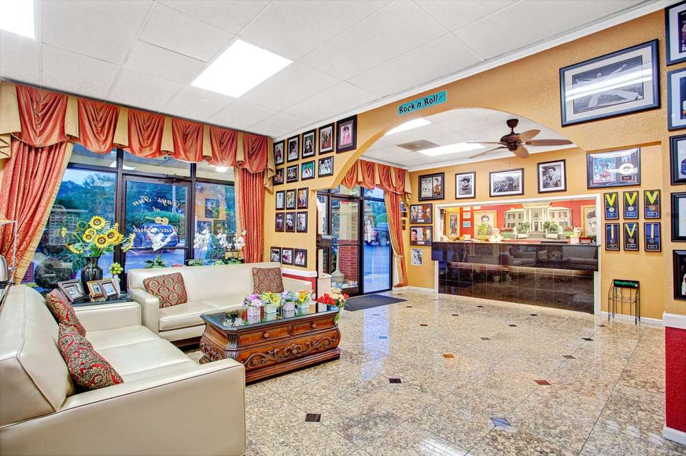 Days Inn By Wyndham Memphis At Graceland 1