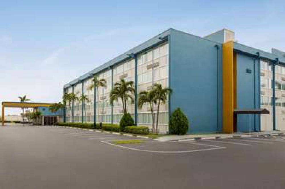 Days Inn By Wyndham Miami International Airport 2