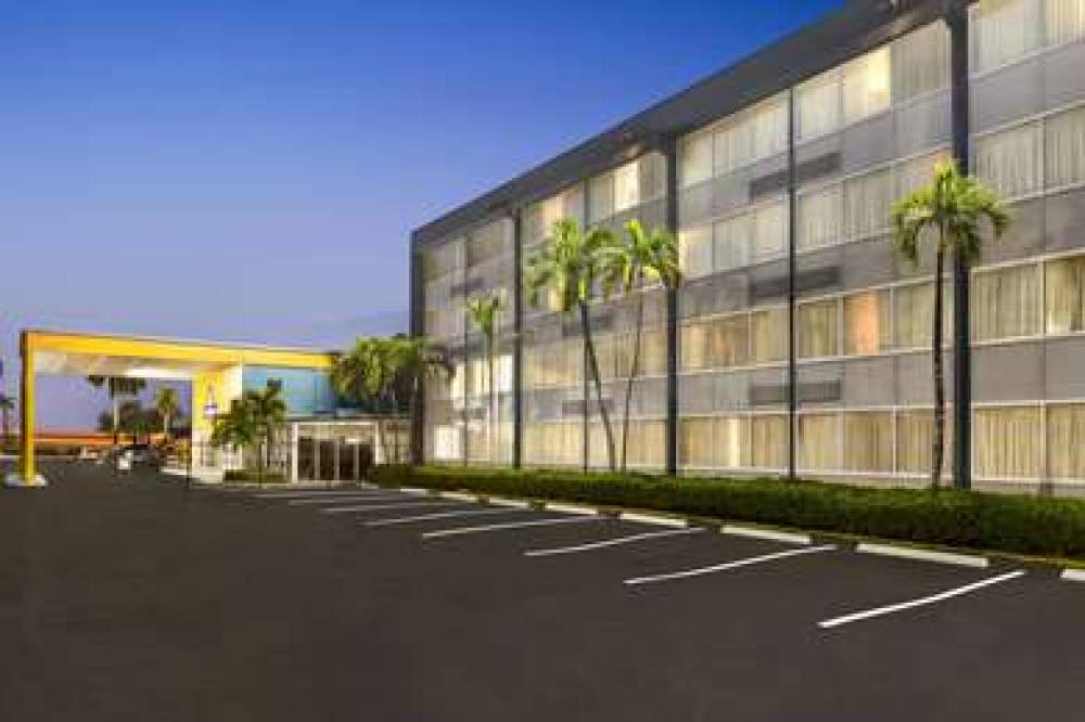 Days Inn By Wyndham Miami International Airport 8