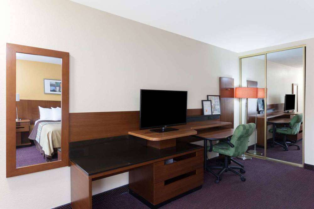 Days Inn By Wyndham Mission Valley Qualcomm Stadium/ SDSU 9