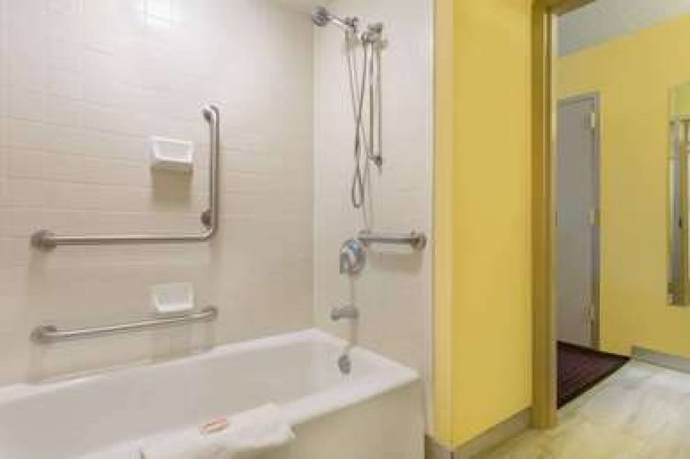 DAYS INN BY WYNDHAM MOCKSVILLE 7