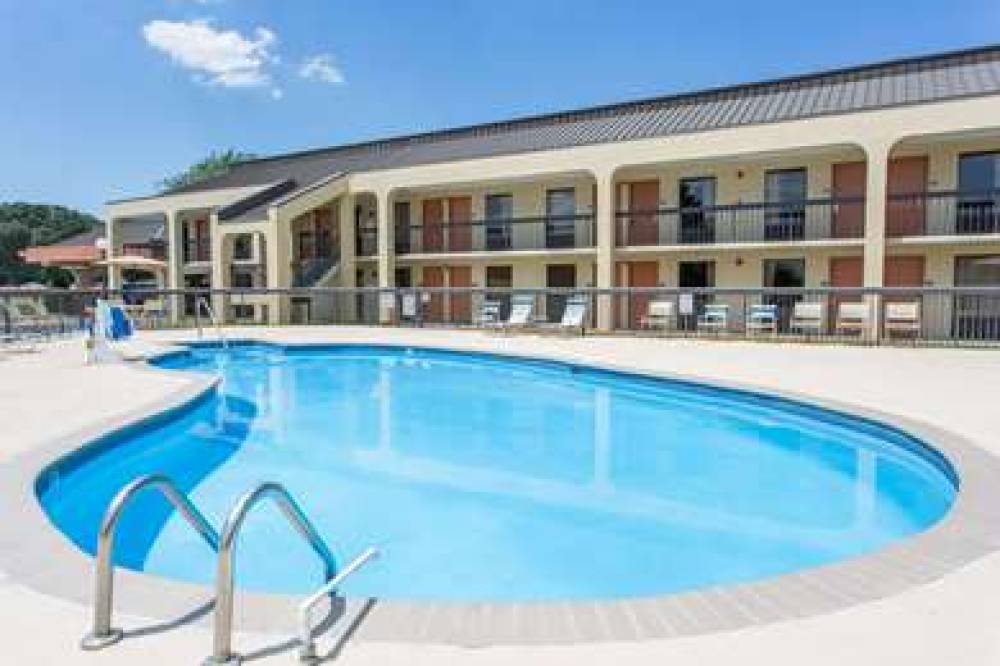 DAYS INN BY WYNDHAM NORFOLK AI 3