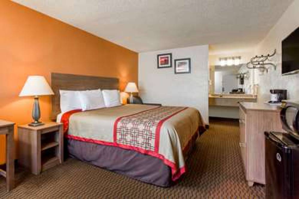 DAYS INN BY WYNDHAM NORFOLK AI 4