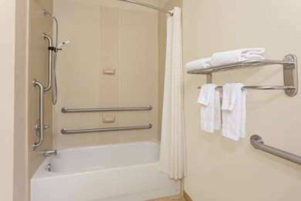 DAYS INN BY WYNDHAM NORTH MOBILE 9