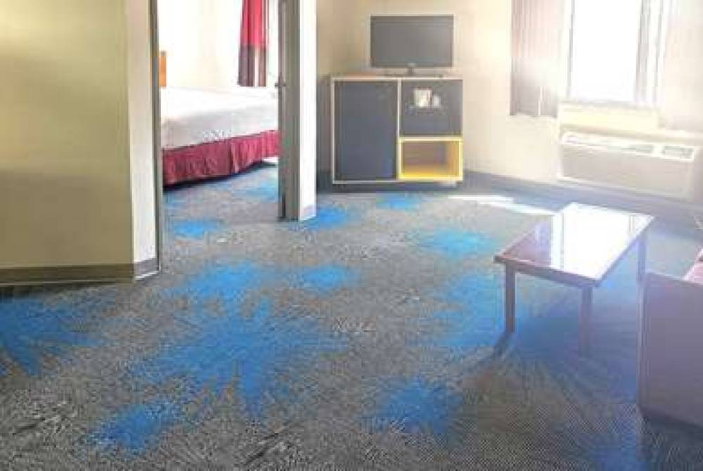 DAYS INN BY WYNDHAM, NORTH SIOUX CI 5