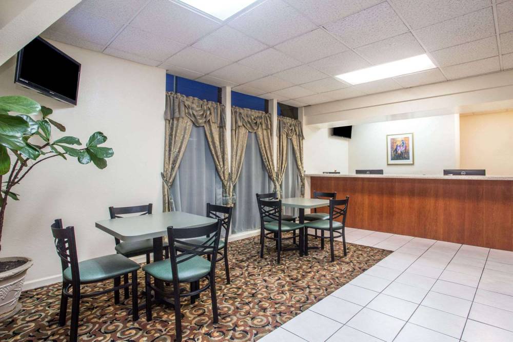 Days Inn By Wyndham Ocala North 6
