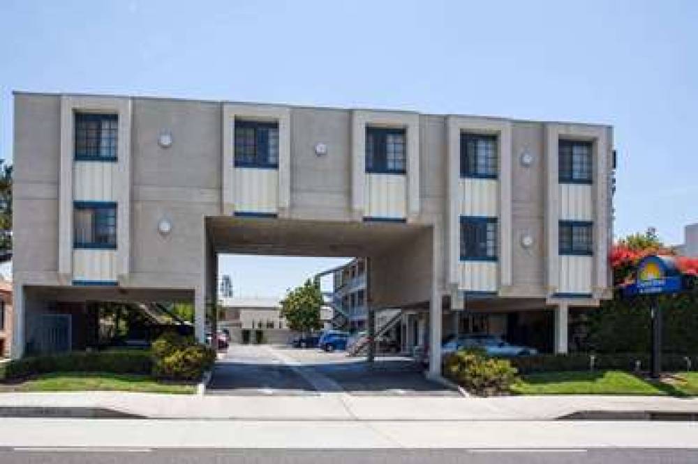 DAYS INN BY WYNDHAM ORANGE ANAHEIM 1