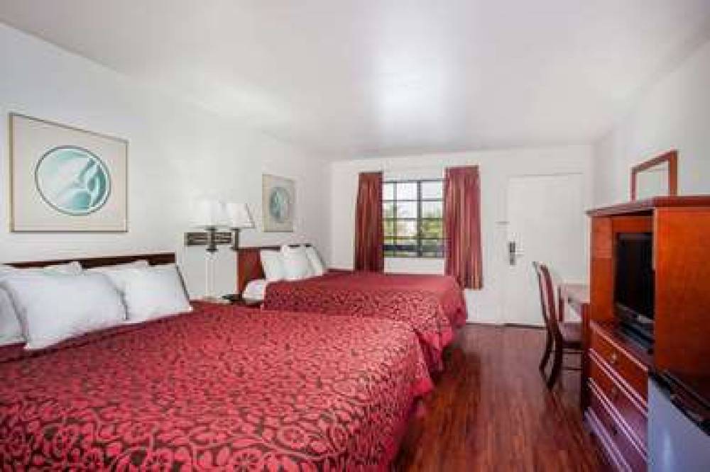 DAYS INN BY WYNDHAM ORANGE ANAHEIM 7
