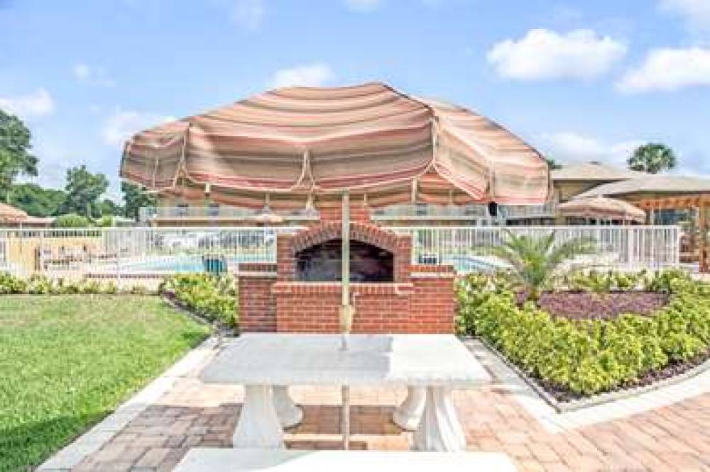 Days Inn By Wyndham Orange City/Deland 2