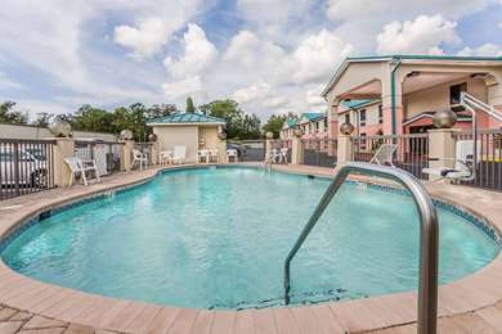 Days Inn By Wyndham Panama City/Callaway 4