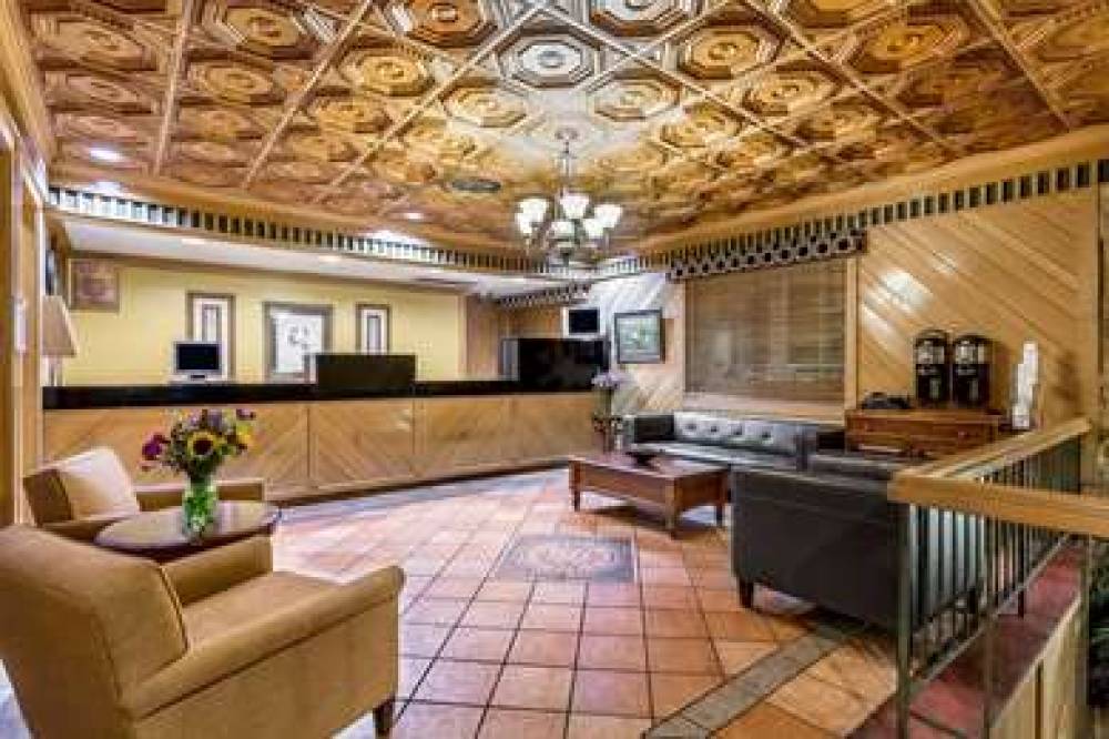 Days Inn By Wyndham Pensacola - Historic Downtown 4