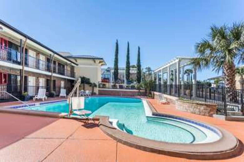Days Inn By Wyndham Pensacola - Historic Downtown 5