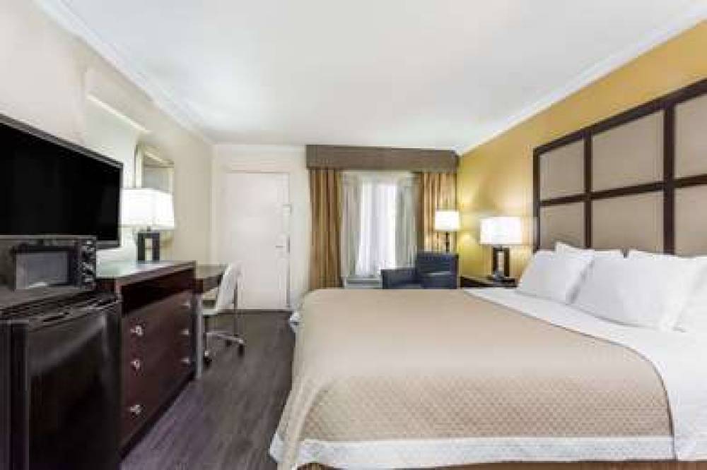 Days Inn By Wyndham Pensacola - Historic Downtown 10