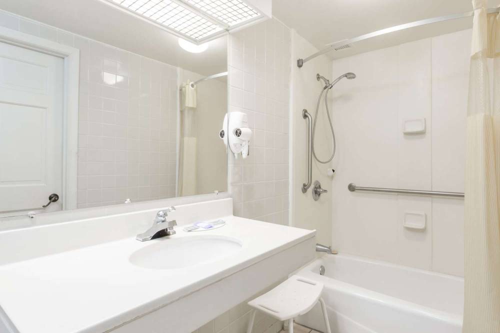 Days Inn By Wyndham Petersburg/South Fort Lee 8