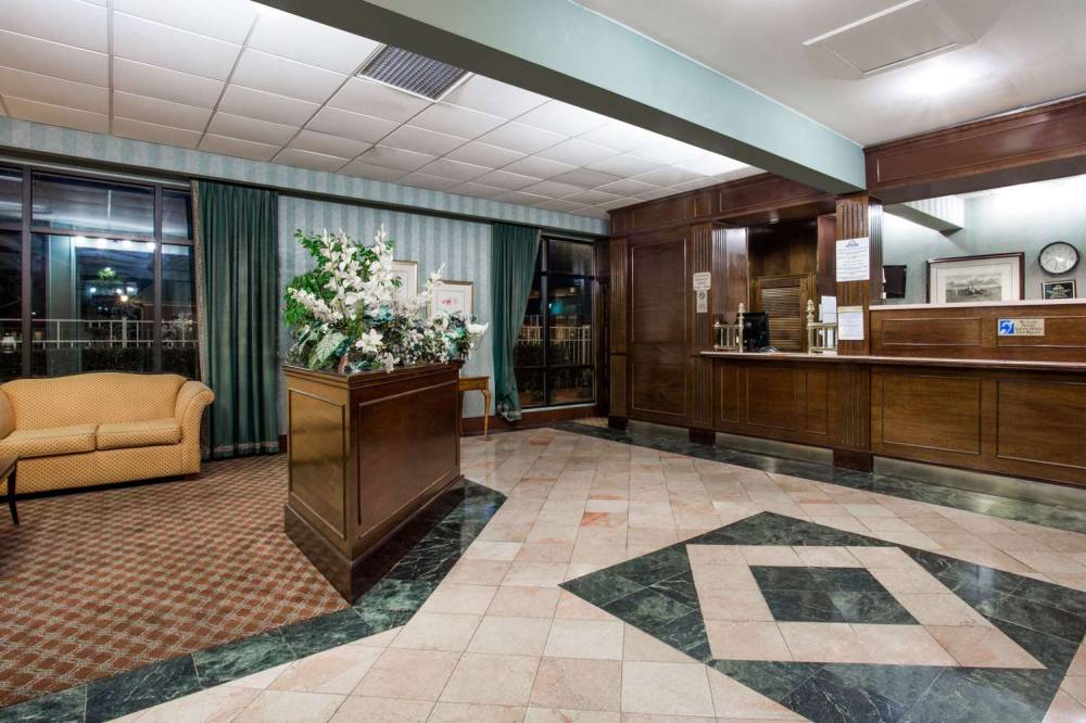 Days Inn By Wyndham Petersburg/South Fort Lee 3