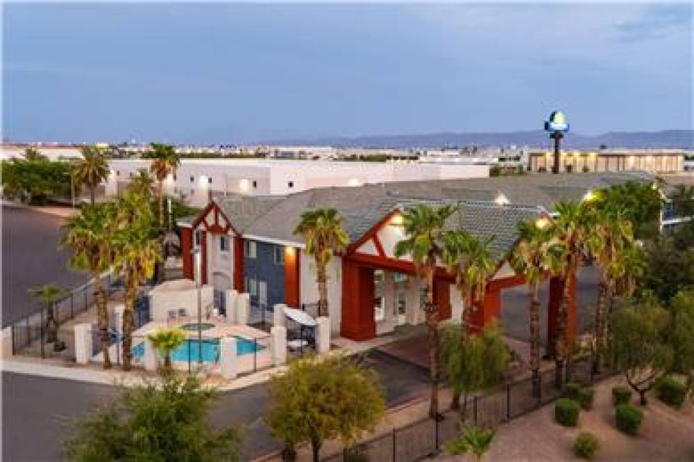 DAYS INN BY WYNDHAM PHOENIX 5
