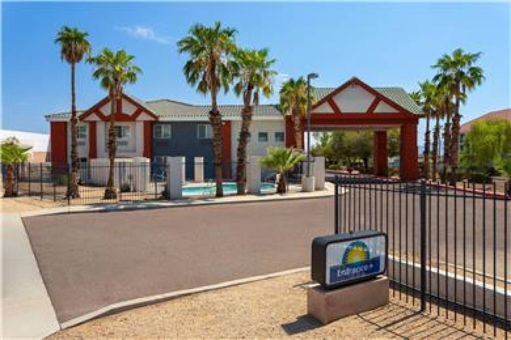 DAYS INN BY WYNDHAM PHOENIX 6