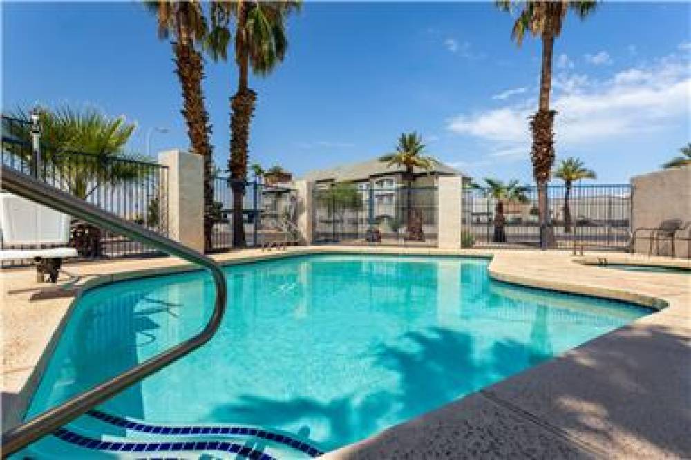 DAYS INN BY WYNDHAM PHOENIX 10
