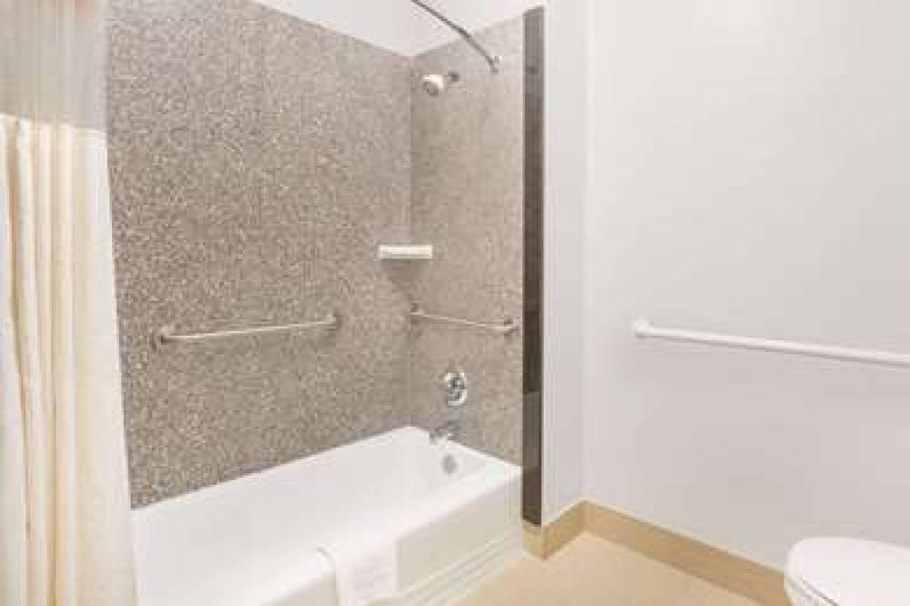 Days Inn By Wyndham Robstown 9