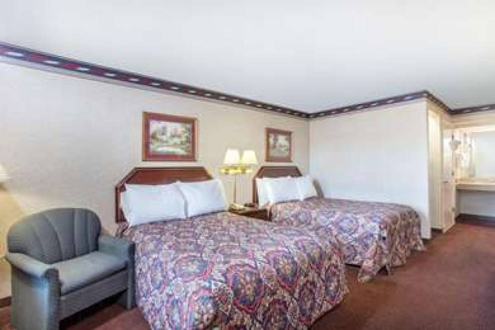 Days Inn By Wyndham Saint Pauls 9