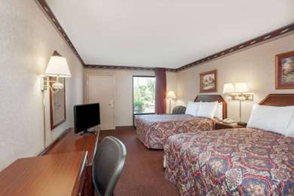 Days Inn By Wyndham Saint Pauls 6