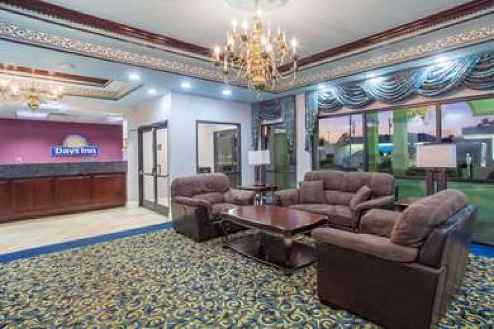 Days Inn By Wyndham Saint Pauls 2