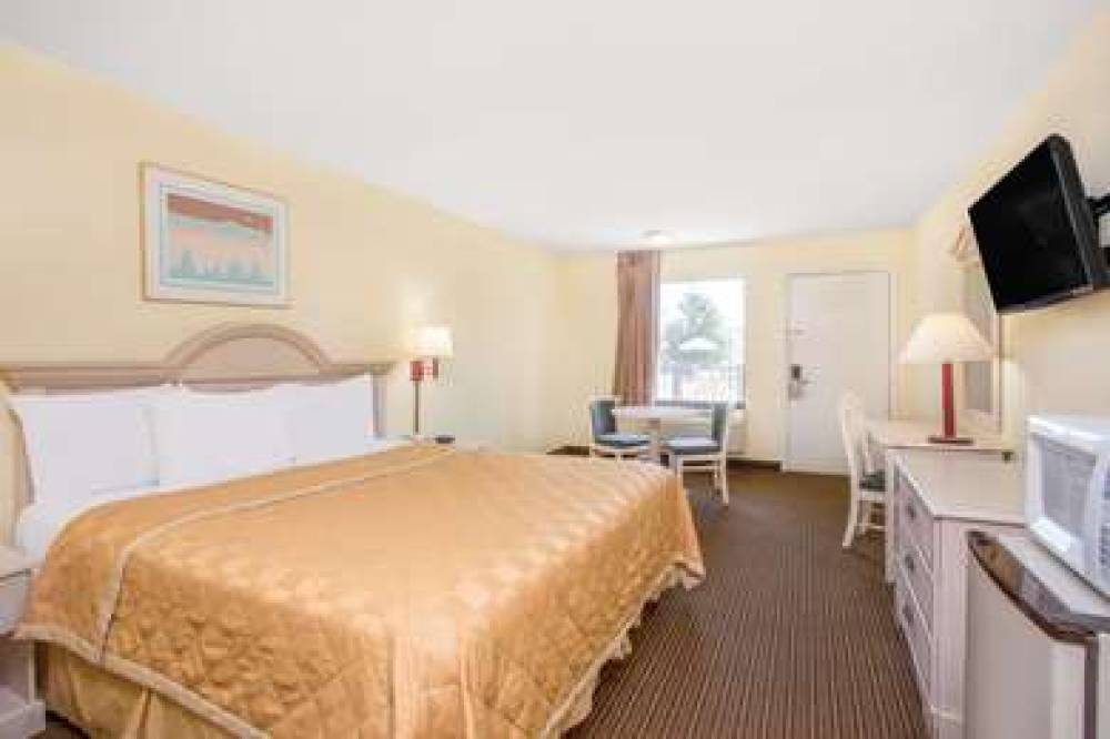 DAYS INN BY WYNDHAM SPARTANBURG WAC 10