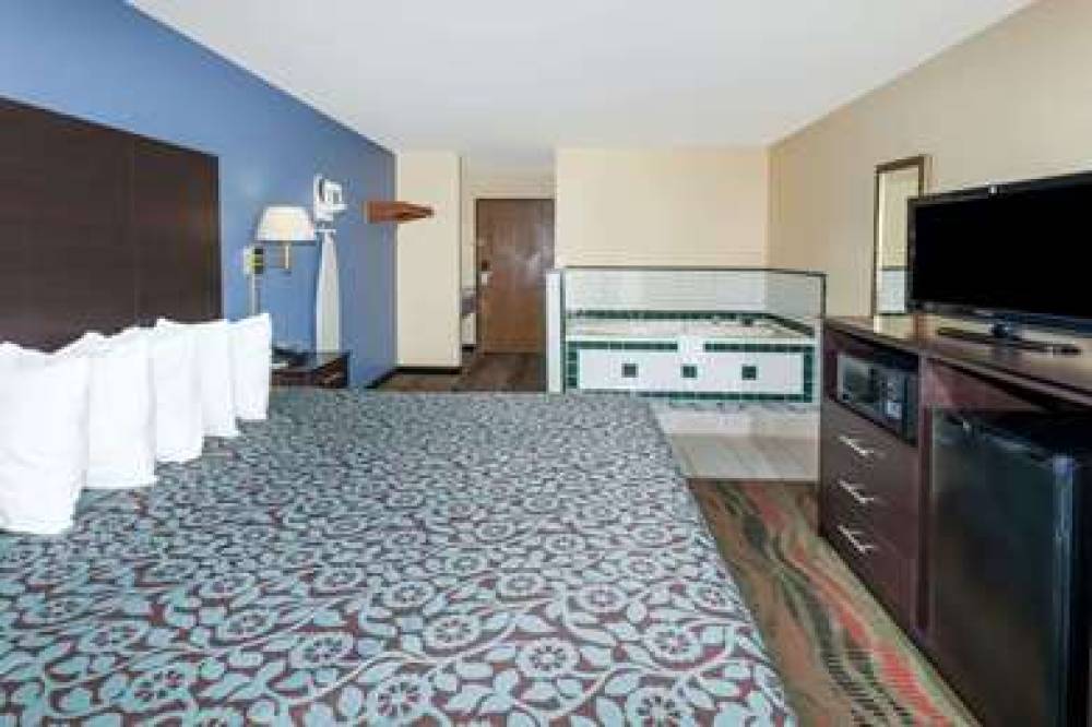 Days Inn By Wyndham Springfield 8
