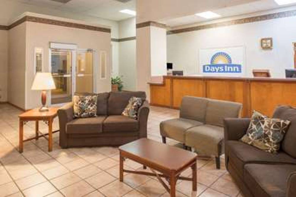 Days Inn By Wyndham St. Louis North 2