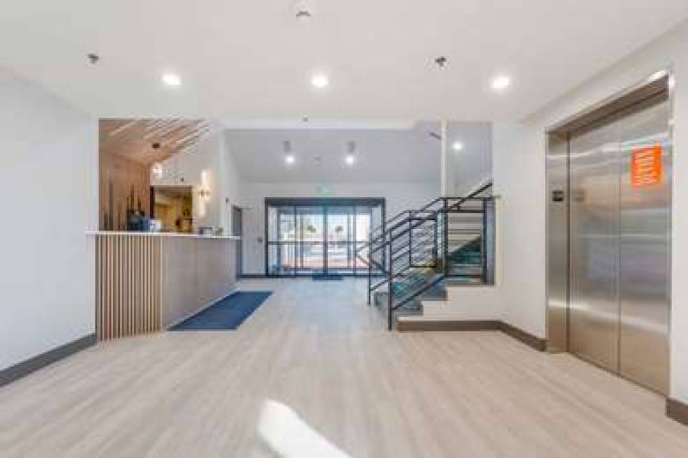 DAYS INN BY WYNDHAM THORNTON 4