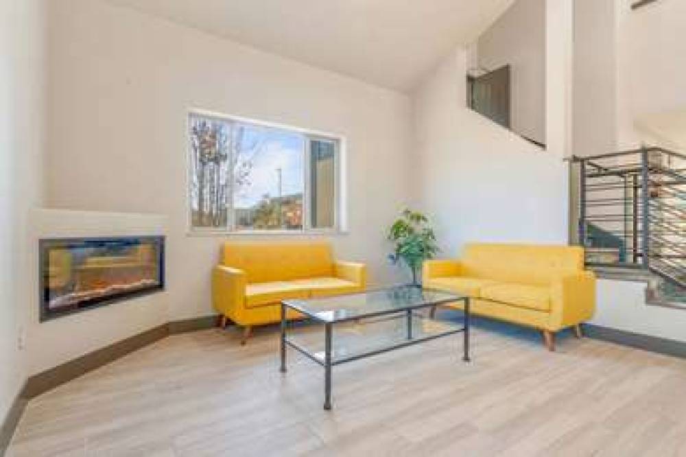 DAYS INN BY WYNDHAM THORNTON 3