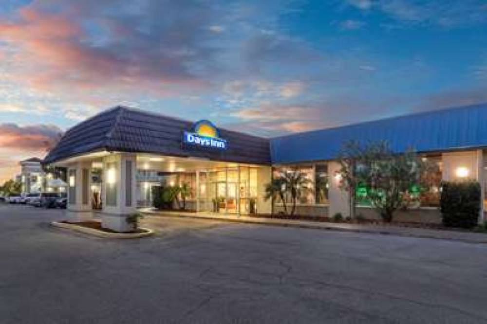 Days Inn By Wyndham Titusville Kennedy Space Center