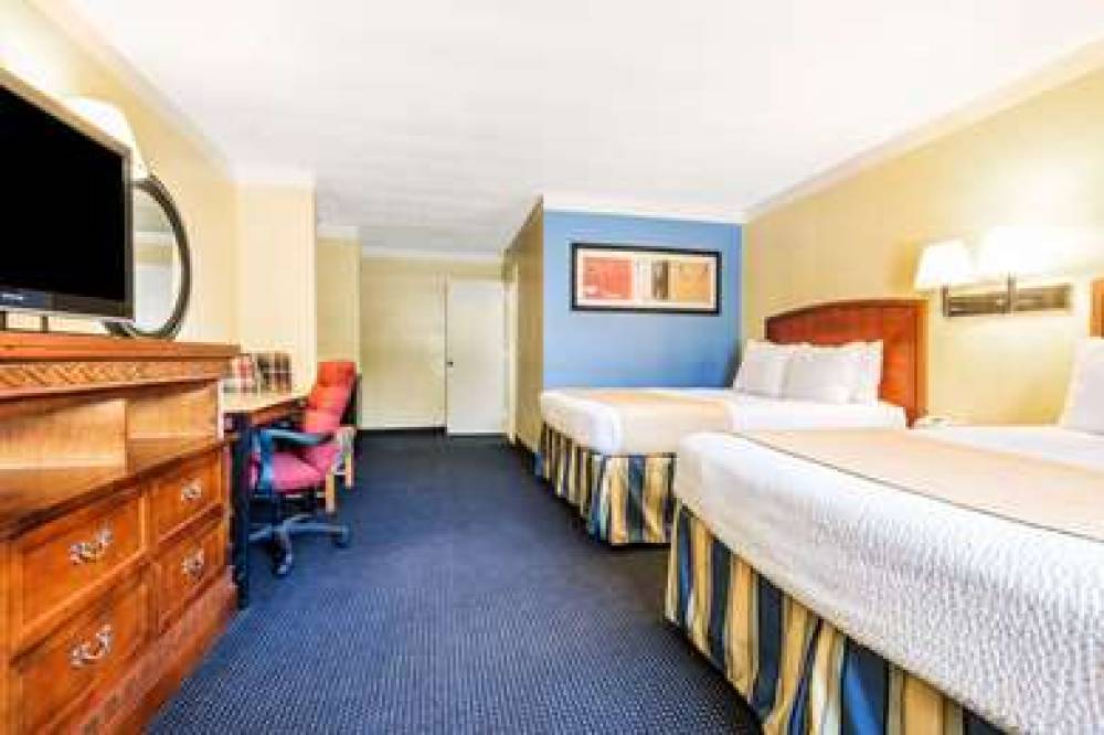 Days Inn By Wyndham Troy 8