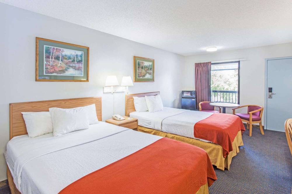 Days Inn By Wyndham Valdosta At Rainwater Conference Center 2